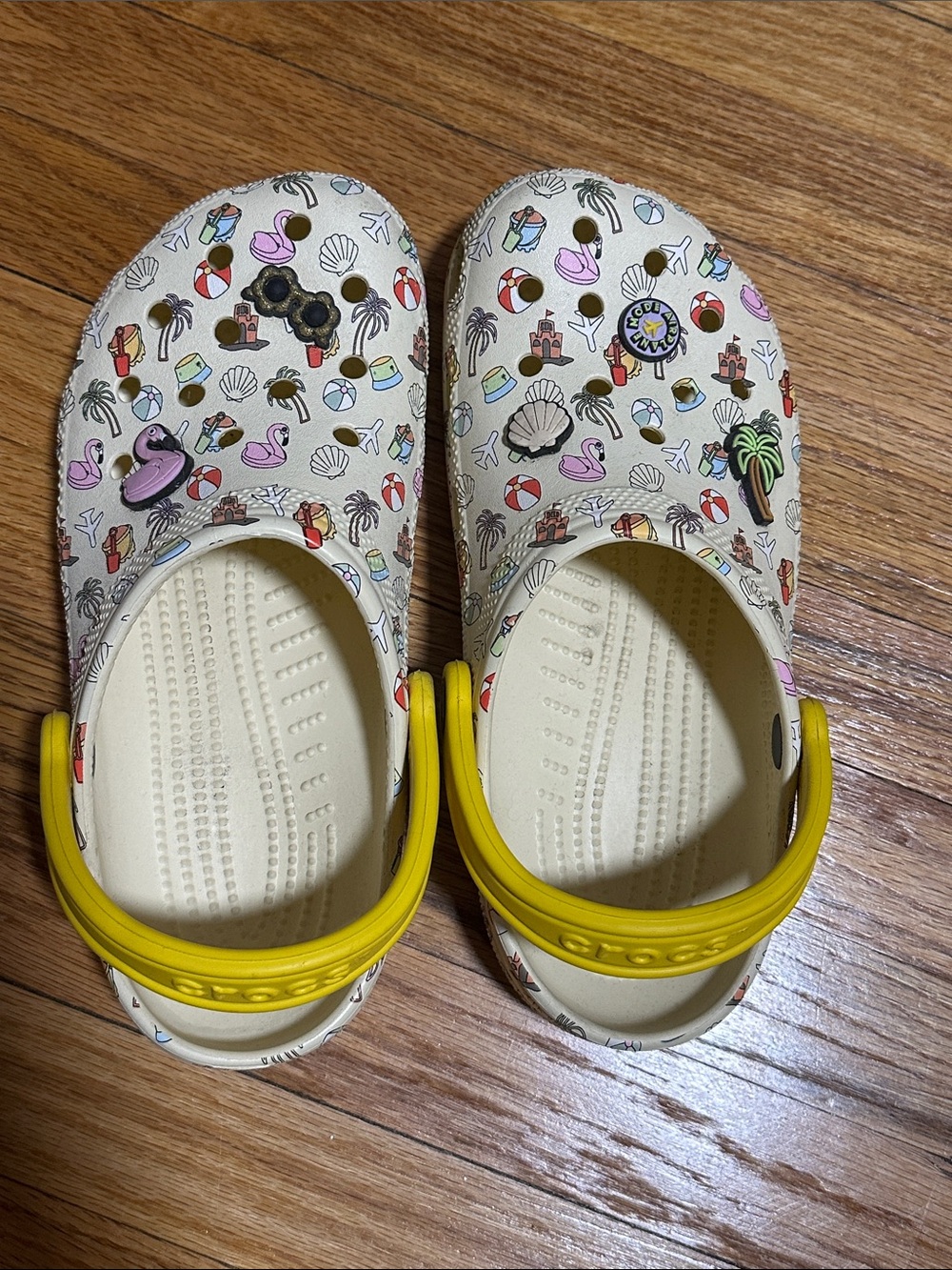 CROCS Kids Beach-Print Clogs with Yellow Heel Strap